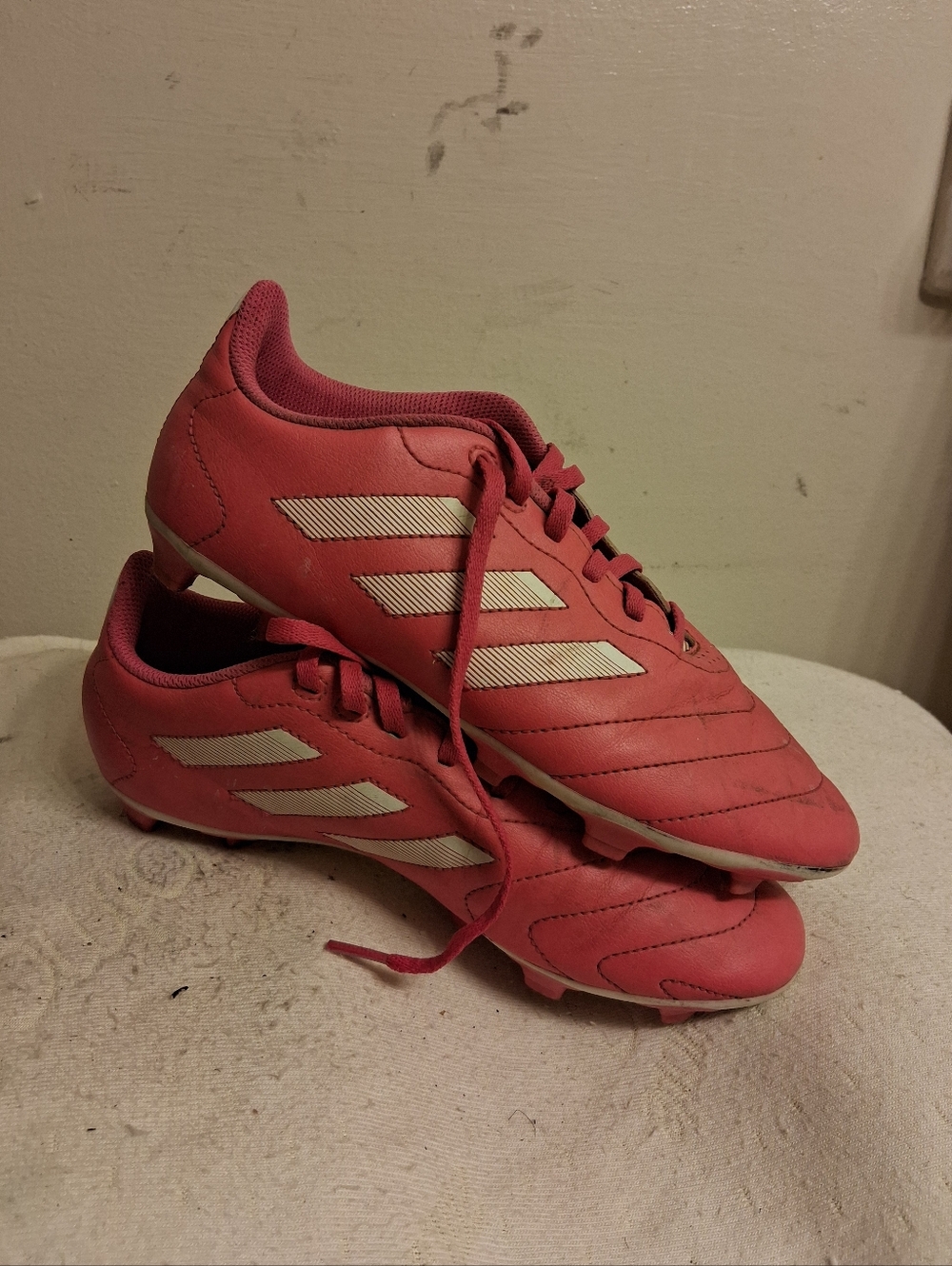 Adidas Kids Pink Soccer Cleats Girls size 6